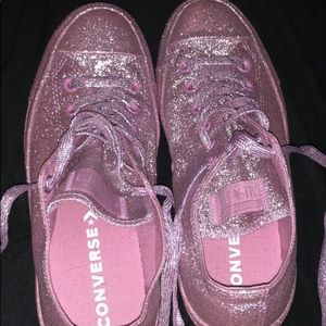 BRAND NEW sparkly pink converses
